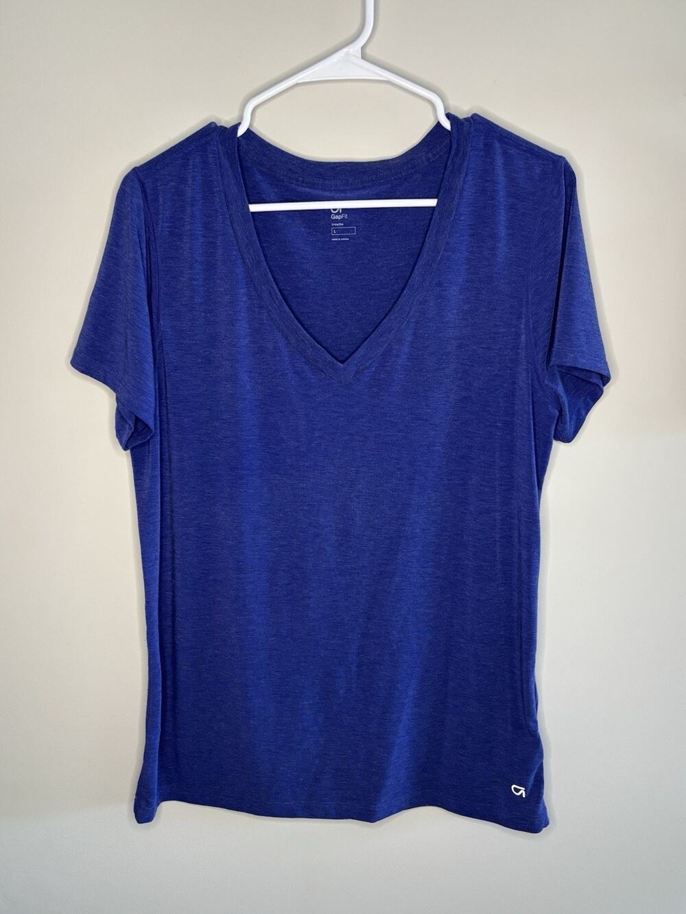 Gap Fit Womens Breathe V-Neck T-shirt Athletic Tee Size Large Blue Short Sleeve